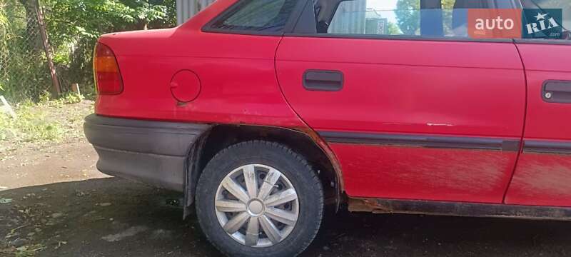 Седан Opel Astra 1994 в Ивано-Франковске