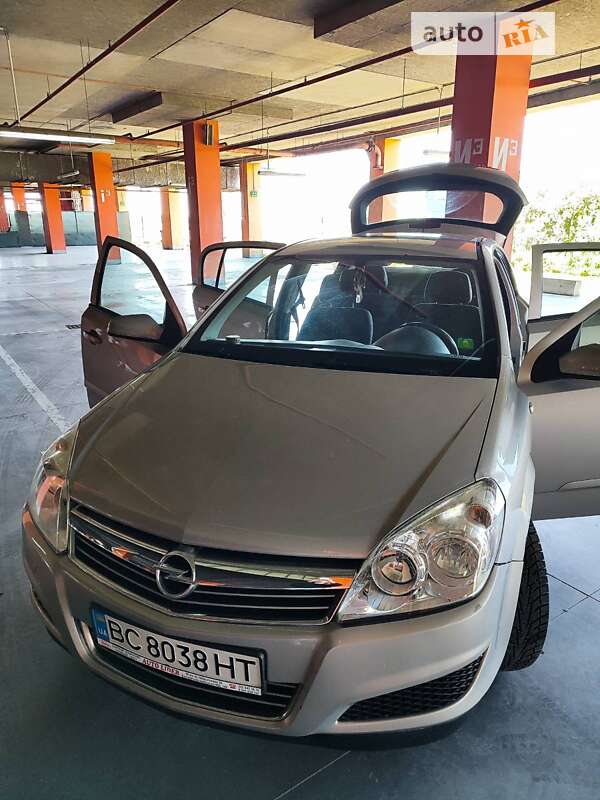 Хетчбек Opel Astra 2009 в Львові фото 3 Хетчбек Opel Astra 2009 в Львові