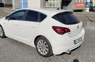 Хэтчбек Opel Astra 2010 в 