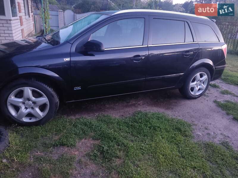Універсал Opel Astra 2008 в Полтаві