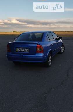 Седан Opel Astra 2000 в Радомышле