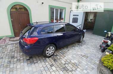 Универсал Opel Astra 2012 в Золочеве