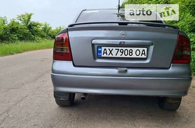 Седан Opel Astra 2006 в Краснограде