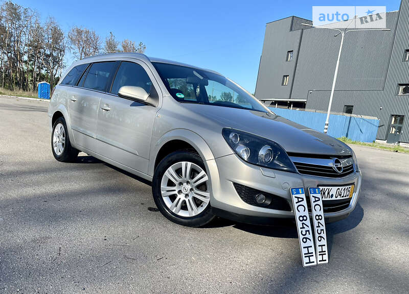 Універсал Opel Astra 2009 в Харкові