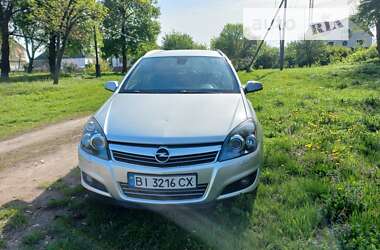 Универсал Opel Astra 2009 в Гадяче