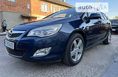 Универсал Opel Astra 2012 в Луцке