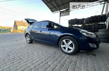 Универсал Opel Astra 2012 в Луцке