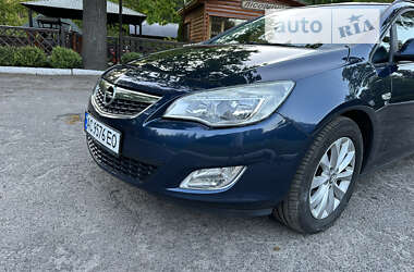 Универсал Opel Astra 2012 в Луцке