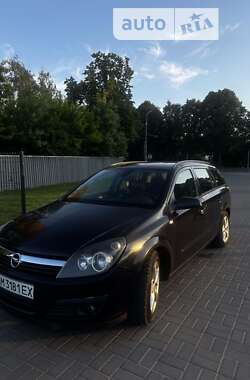 Универсал Opel Astra 2006 в Житомире