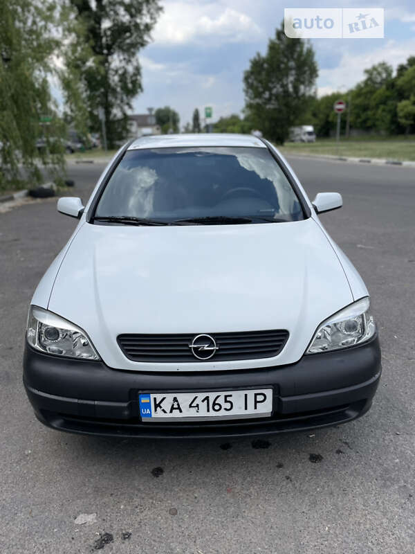 Хэтчбек Opel Astra 2000 в Киеве