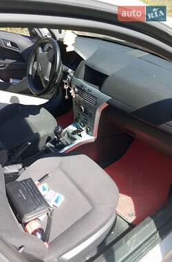 Хэтчбек Opel Astra 2009 в 
