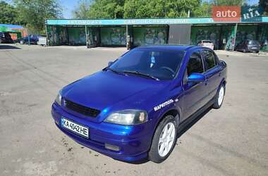 Седан Opel Astra 2004 в 