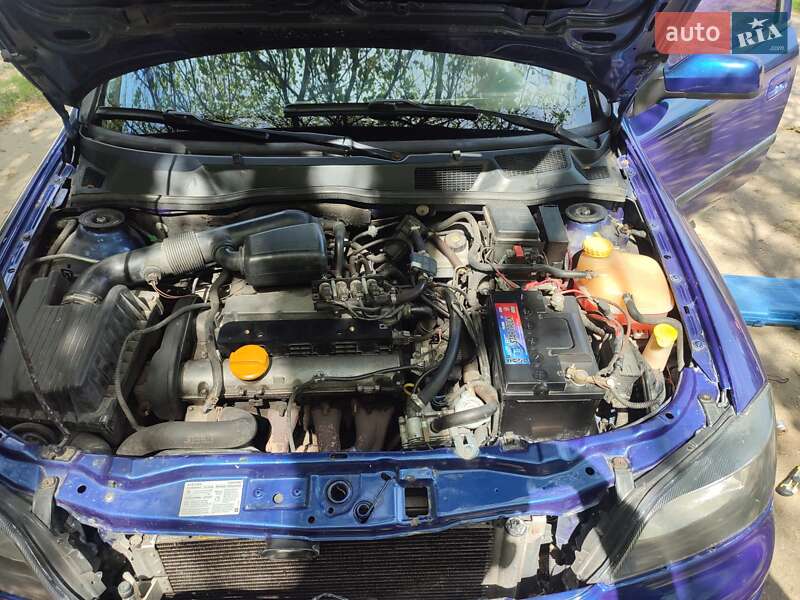 Седан Opel Astra 2004 в Запорожье