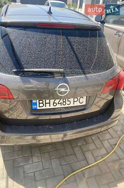 Универсал Opel Astra 2011 в 