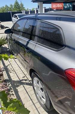 Универсал Opel Astra 2011 в 