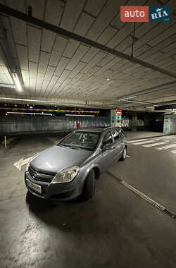 Универсал Opel Astra 2007 в 