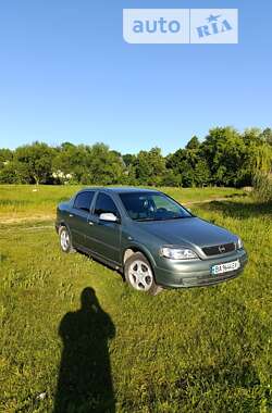 Седан Opel Astra 2006 в Благовещенском