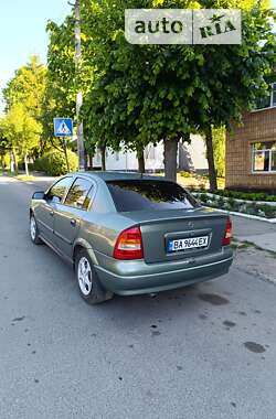 Седан Opel Astra 2006 в Благовіщенську