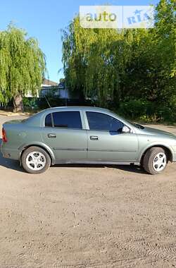 Седан Opel Astra 2006 в Благовіщенську