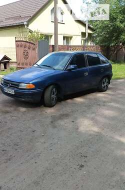 Хэтчбек Opel Astra 1995 в Прилуках