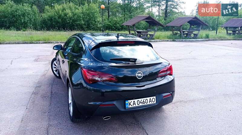 Хэтчбек Opel Astra 2013 в Киеве