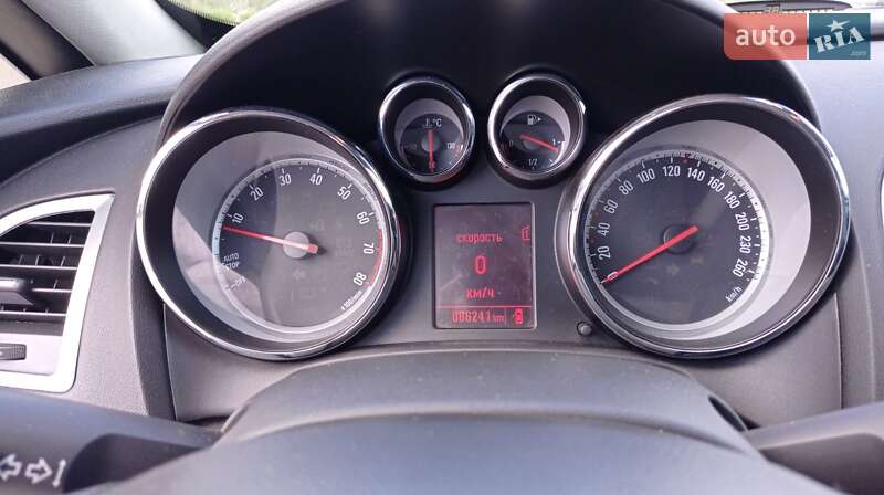 Хэтчбек Opel Astra 2013 в Киеве
