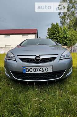 Універсал Opel Astra 2012 в Городку