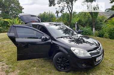 Универсал Opel Astra 2008 в Черновцах