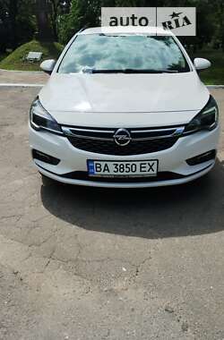Универсал Opel Astra 2018 в Знаменке