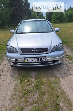 Седан Opel Astra 2005 в Старой Выжевке