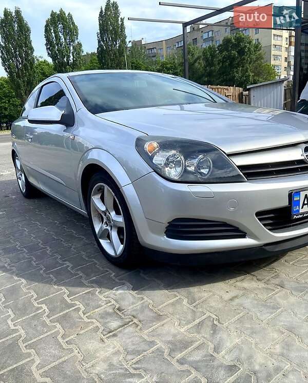 Купе Opel Astra 2005 в Киеве