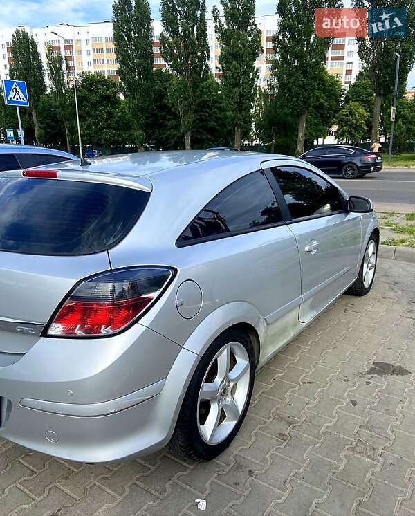 Купе Opel Astra 2005 в Киеве