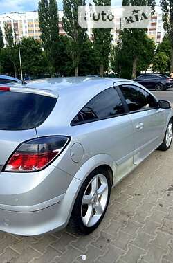Купе Opel Astra 2005 в Киеве