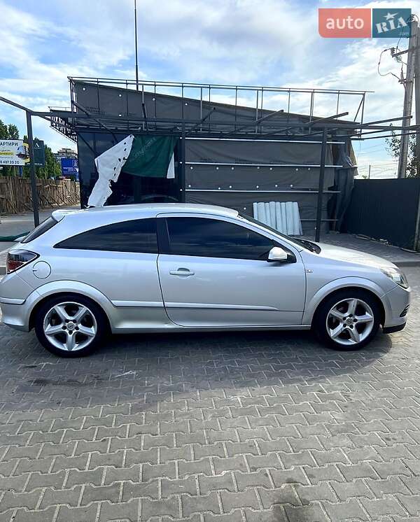 Купе Opel Astra 2005 в Киеве