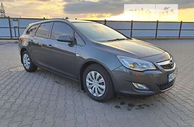 Універсал Opel Astra 2011 в Луцьку