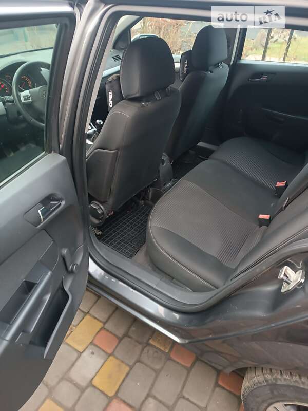 Универсал Opel Astra 2009 в Краснограде
