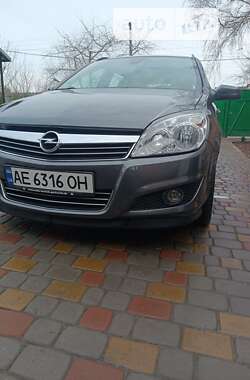 Универсал Opel Astra 2009 в Краснограде