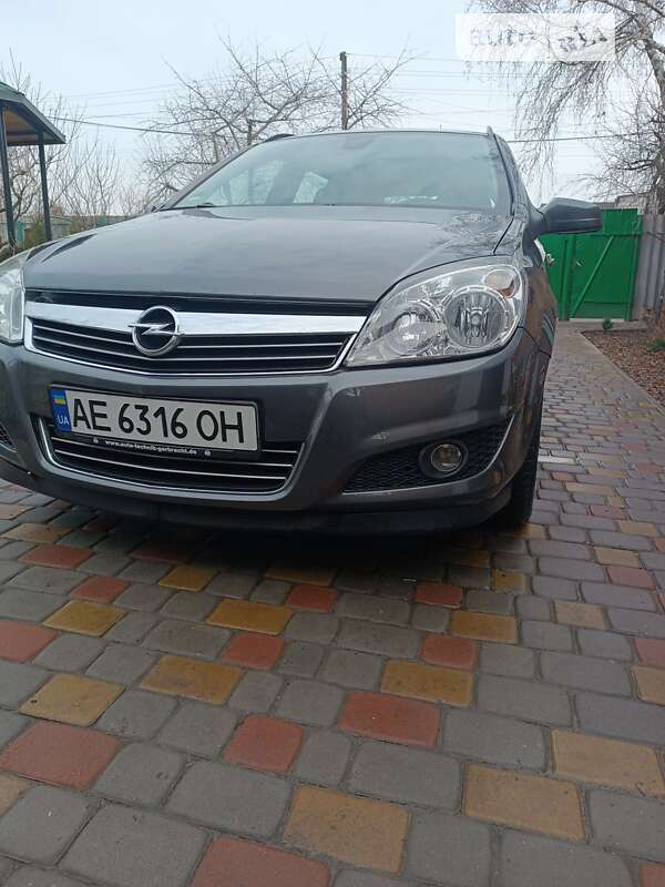 Универсал Opel Astra 2009 в Краснограде