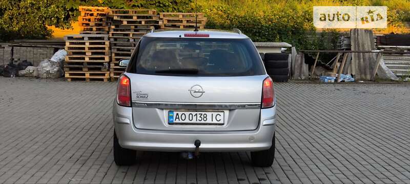 Универсал Opel Astra 2006 в Мукачево