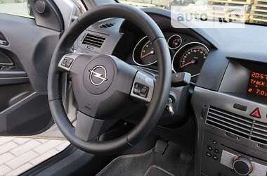 Універсал Opel Astra 2006 в 