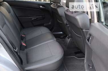 Універсал Opel Astra 2006 в 