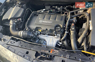 Хэтчбек Opel Astra 2013 в 