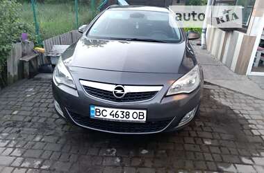 Універсал Opel Astra 2011 в Львові