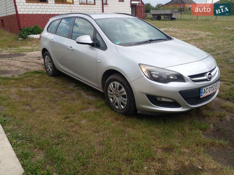 Універсал Opel Astra 2015 в Любешові