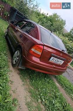 Хэтчбек Opel Astra 1999 в 