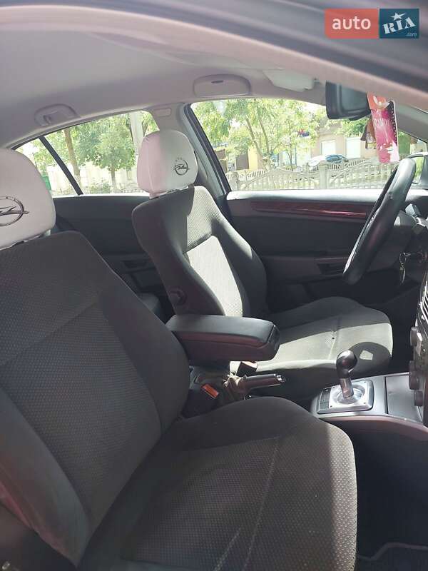 Хэтчбек Opel Astra 2004 в Болграде фото 3 Хэтчбек Opel Astra 2004 в Болграде