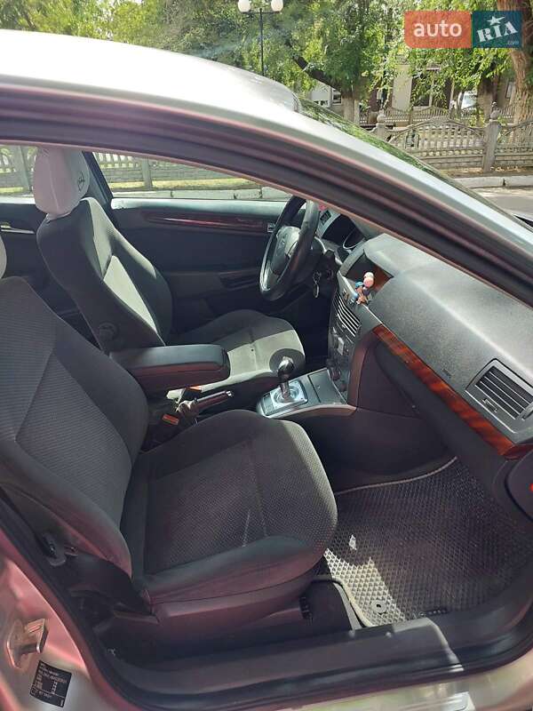 Хэтчбек Opel Astra 2004 в Болграде фото 6 Хэтчбек Opel Astra 2004 в Болграде