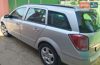 Универсал Opel Astra 2008 в Измаиле