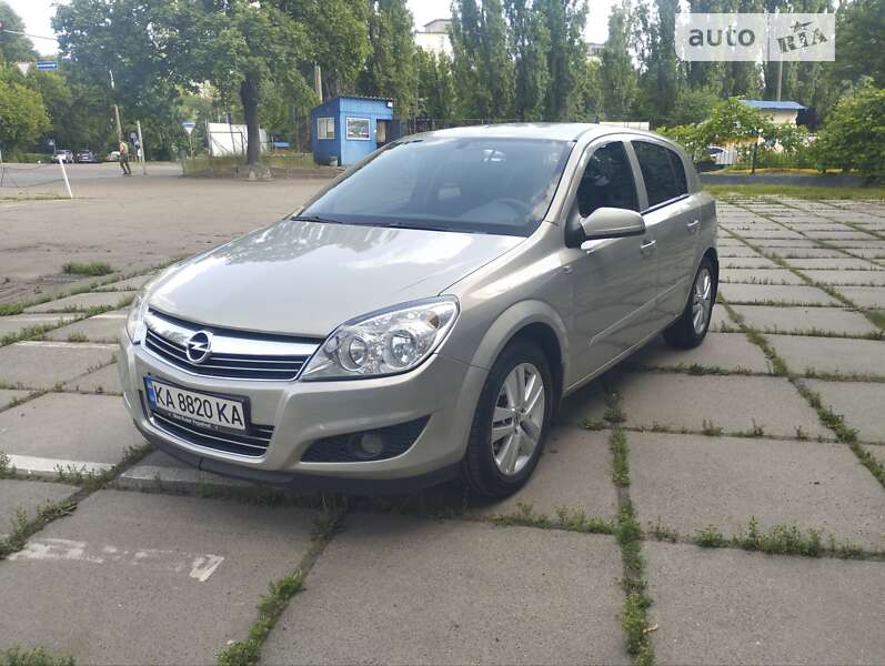 Хэтчбек Opel Astra 2007 в Киеве