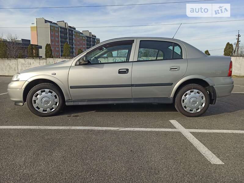 Седан Opel Astra 2008 в Киеве фото 5 Седан Opel Astra 2008 в Киеве